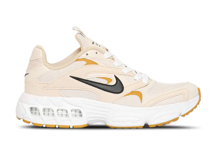 Кросівки жіночі Nike Zoom Air Fire (DV1129-100) фото 1 — інтернет-магазин Tapok