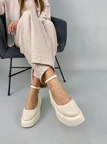 Туфлі жіночі шкіряні молочного кольору на платформі фото 5 — інтернет-магазин Tapok