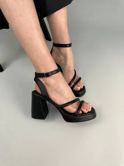 Босоножки женские кожаные черные на каблуках фото 4 — интернет-магазин Tapok