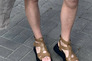 Босоножки женские кожаные коричневого цвета Фото 20