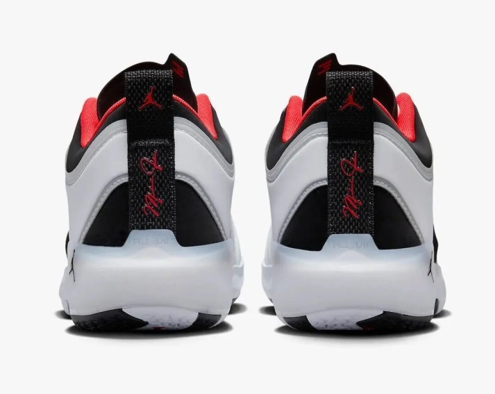 Кросівки JORDAN AIR XXXVII LOW DQ4122-100 фото 2 — інтернет-магазин Tapok