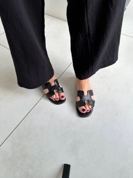 Шлепанцы женские кожаные черные фото 12 — интернет-магазин Tapok