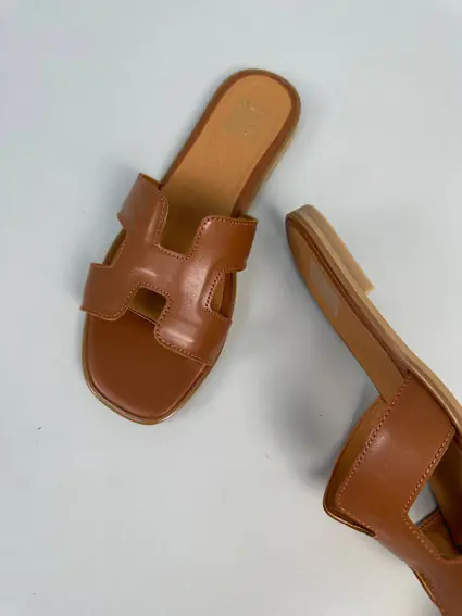 Шлепанцы женские кожаные коричневые фото 12 — интернет-магазин Tapok