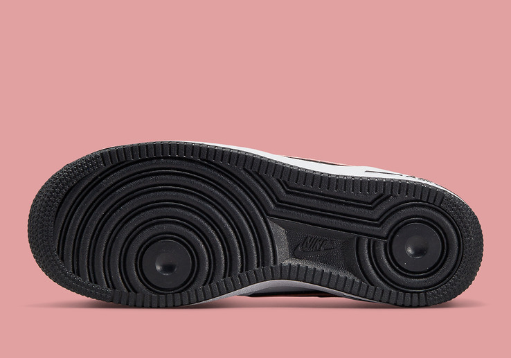 Кросівки жіночі Nike Air Force 1 Gs (DZ6307-100) фото 6 — інтернет-магазин Tapok