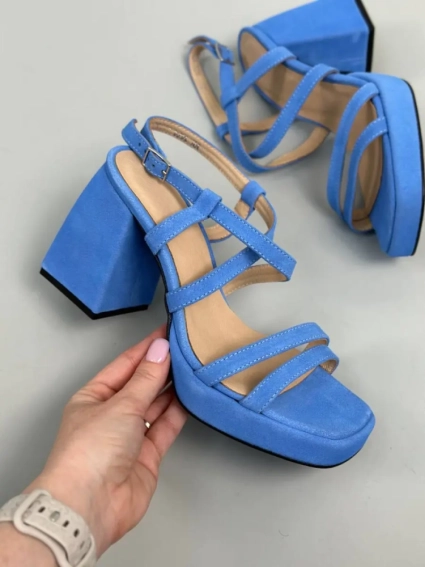 Босоножки женские замшевые голубого цвета фото 26 — интернет-магазин Tapok