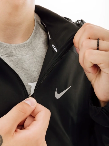 Куртка Nike M NK RPL MILER JKT DD4746-010 фото 3 — інтернет-магазин Tapok