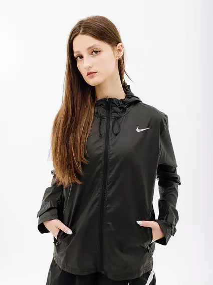 Куртка Nike W NK ESSENTIAL JACKET CU3217-010 фото 1 — интернет-магазин Tapok