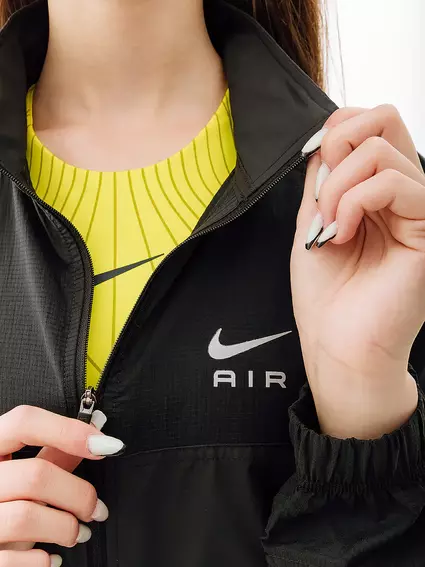 Вітровка Nike W NK DF AIR JACKET DX0263-010 фото 3 — інтернет-магазин Tapok