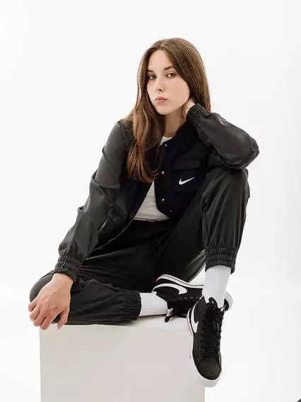 Куртка Nike W NSW SWSH JKT WVN FD1130-010 фото 5 — интернет-магазин Tapok