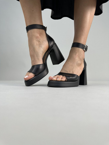 Босоножки женские кожаные черные на каблуках фото 1 — интернет-магазин Tapok