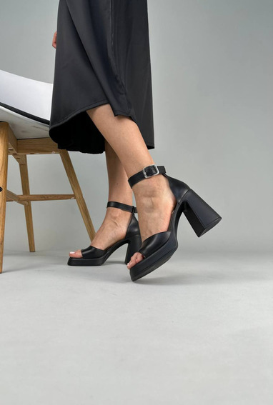 Босоножки женские кожаные черные на каблуках фото 4 — интернет-магазин Tapok