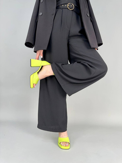 Босоножки женские кожаные салатовые на каблуке фото 4 — интернет-магазин Tapok