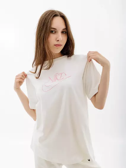 Футболка Nike W NSW TEE OC 2 BF FB8203-133 фото 1 — интернет-магазин Tapok