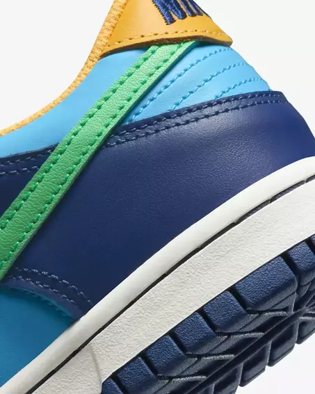 Кроссовки женские Nike Dunk Low (Gs) (DV1693-401) фото 7 — интернет-магазин Tapok