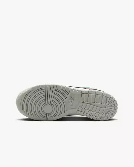 Кросівки жіночі Nike Dunk Low Se (DV8919-100) фото 2 — інтернет-магазин Tapok