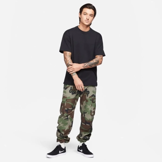 Мужская футболка NIKE M NK SB TEE ESSENTIALS DB9975-010 фото 6 — интернет-магазин Tapok