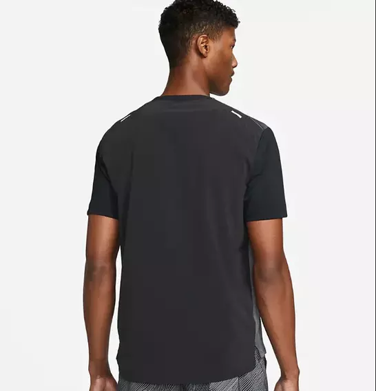 Мужская футболка NIKE M NK DF TRAIL RISE 365 SS DM4646-010 фото 2 — интернет-магазин Tapok