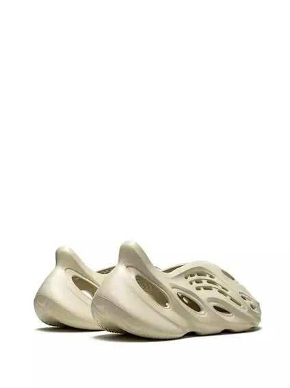 Жіночі кросівки Yeezy Foam RNNR Sand - EUR фото 3 — інтернет-магазин Tapok